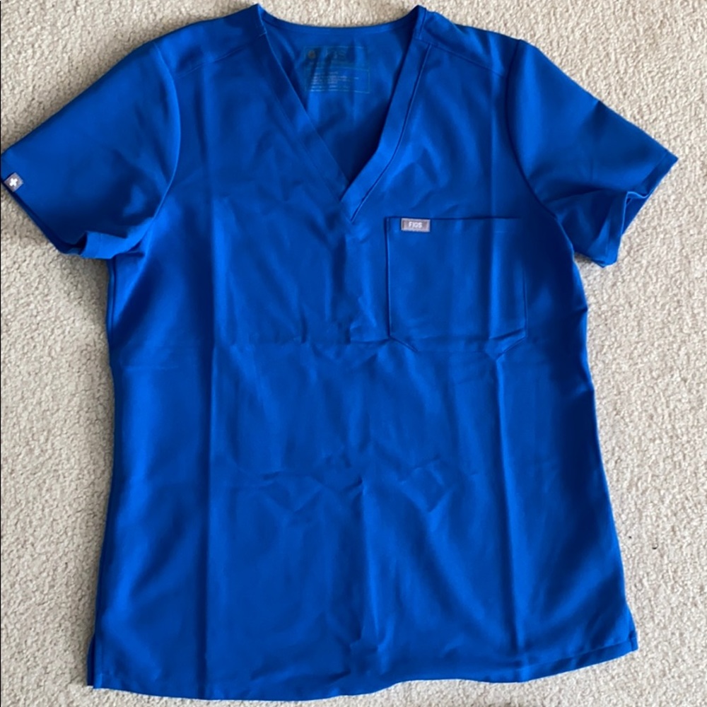 FIGS scrub top
